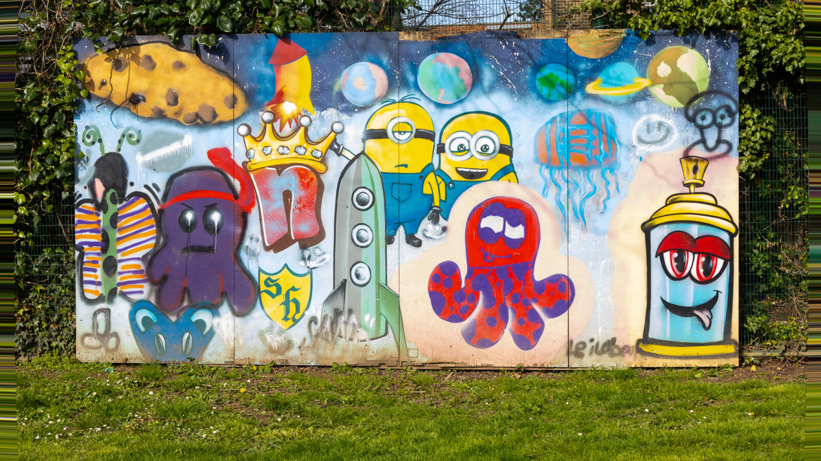 Mural wall